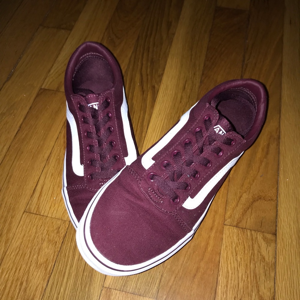 women’s low top matron vans